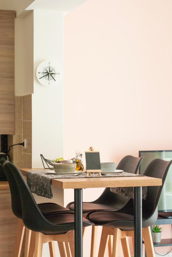 Your Comfy Apartment In Acropolis Area أثينا المظهر الخارجي الصورة