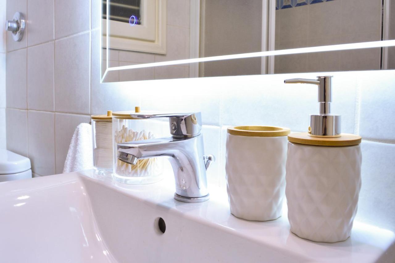 Your Comfy Apartment In Acropolis Area أثينا المظهر الخارجي الصورة